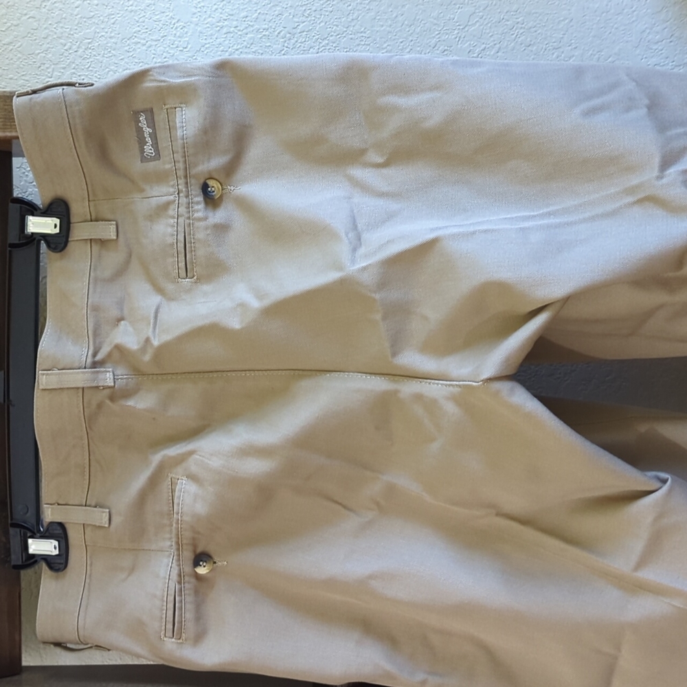 Khaki's